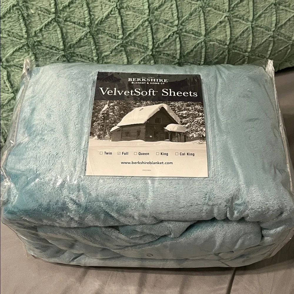Berkshire VelvetSoft Sheets Set of 4 items, Full Size
